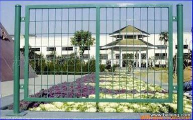 網(wǎng)片 多功能護(hù)欄網(wǎng)片的廣泛應(yīng)用與選購(gòu)指南